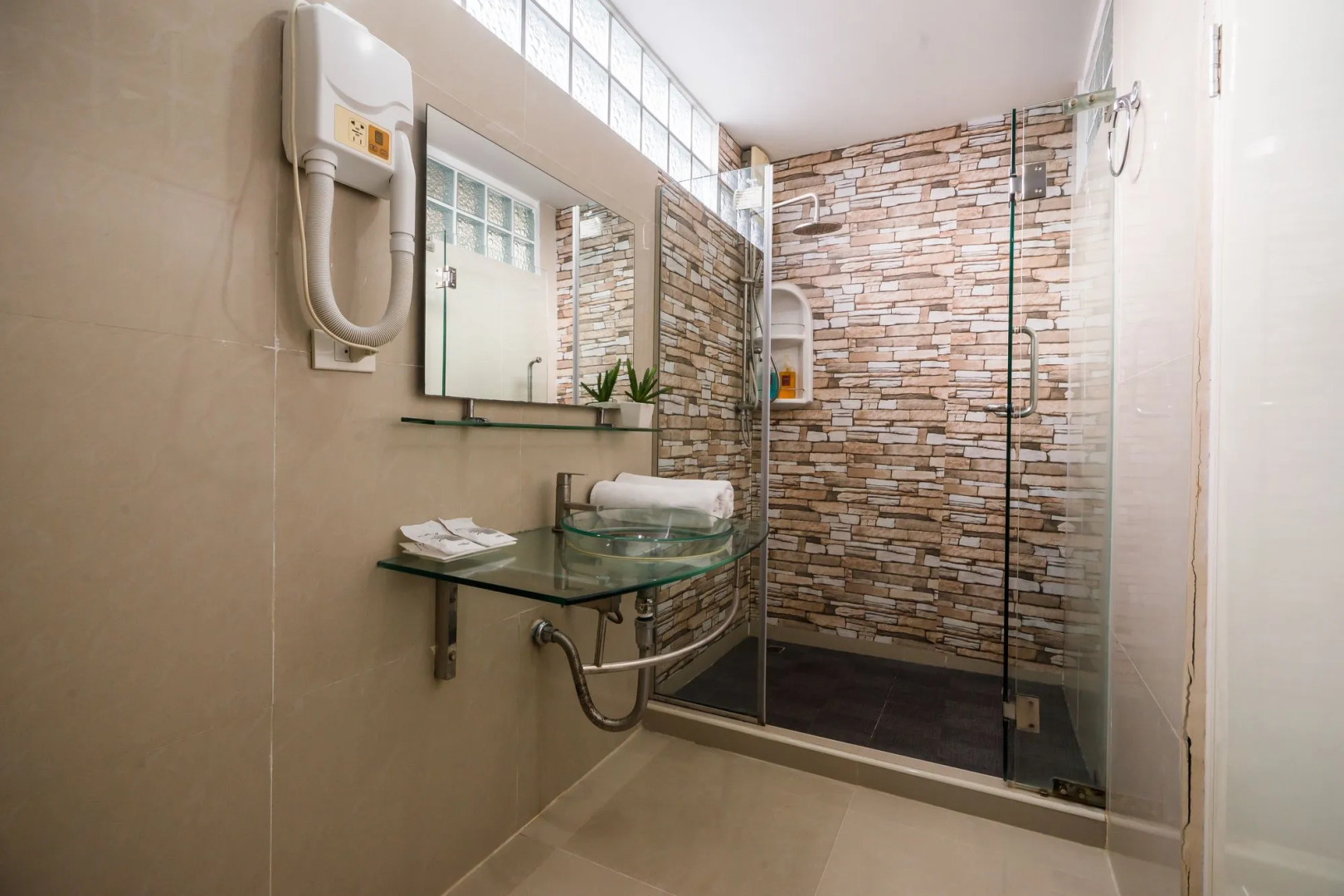 Photo - Ton Aor Place Hotel