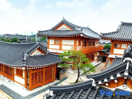 Photo - Hwangnamguan Hanok Village