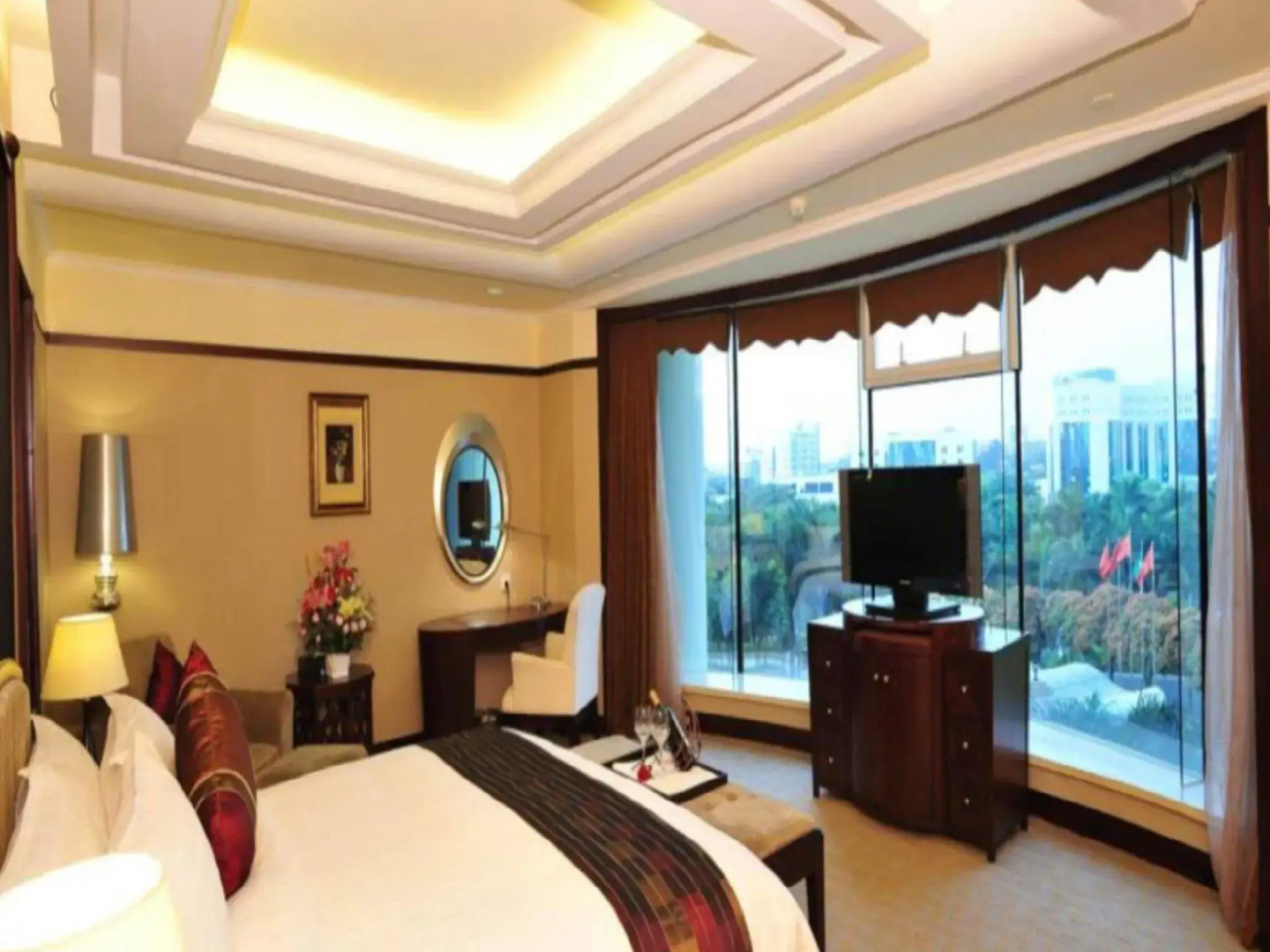 Photo - Royal Marina Plaza