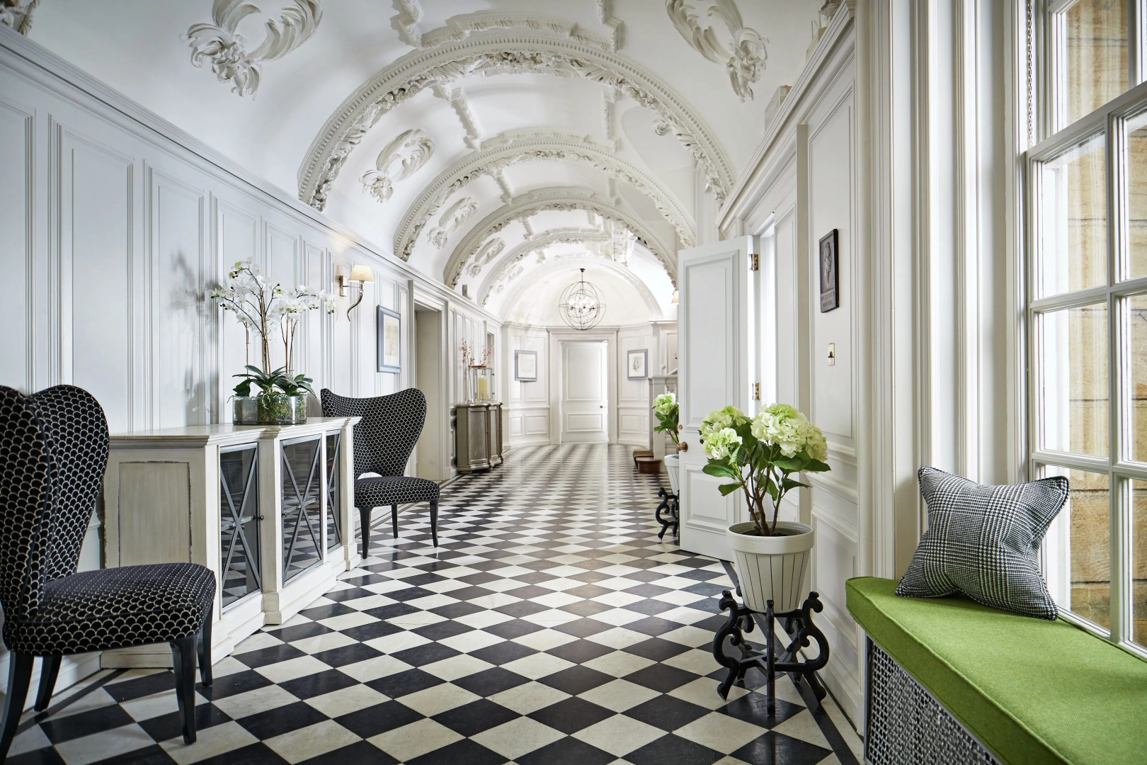 Photo - Barnett Hill - Luxury Hotel