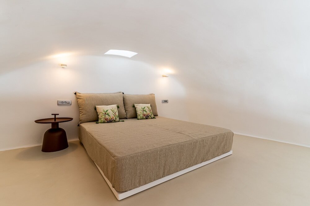 Photo - Victoria Caves