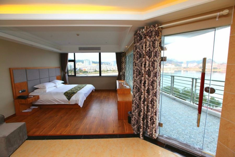 Yitu Lake View Hotel