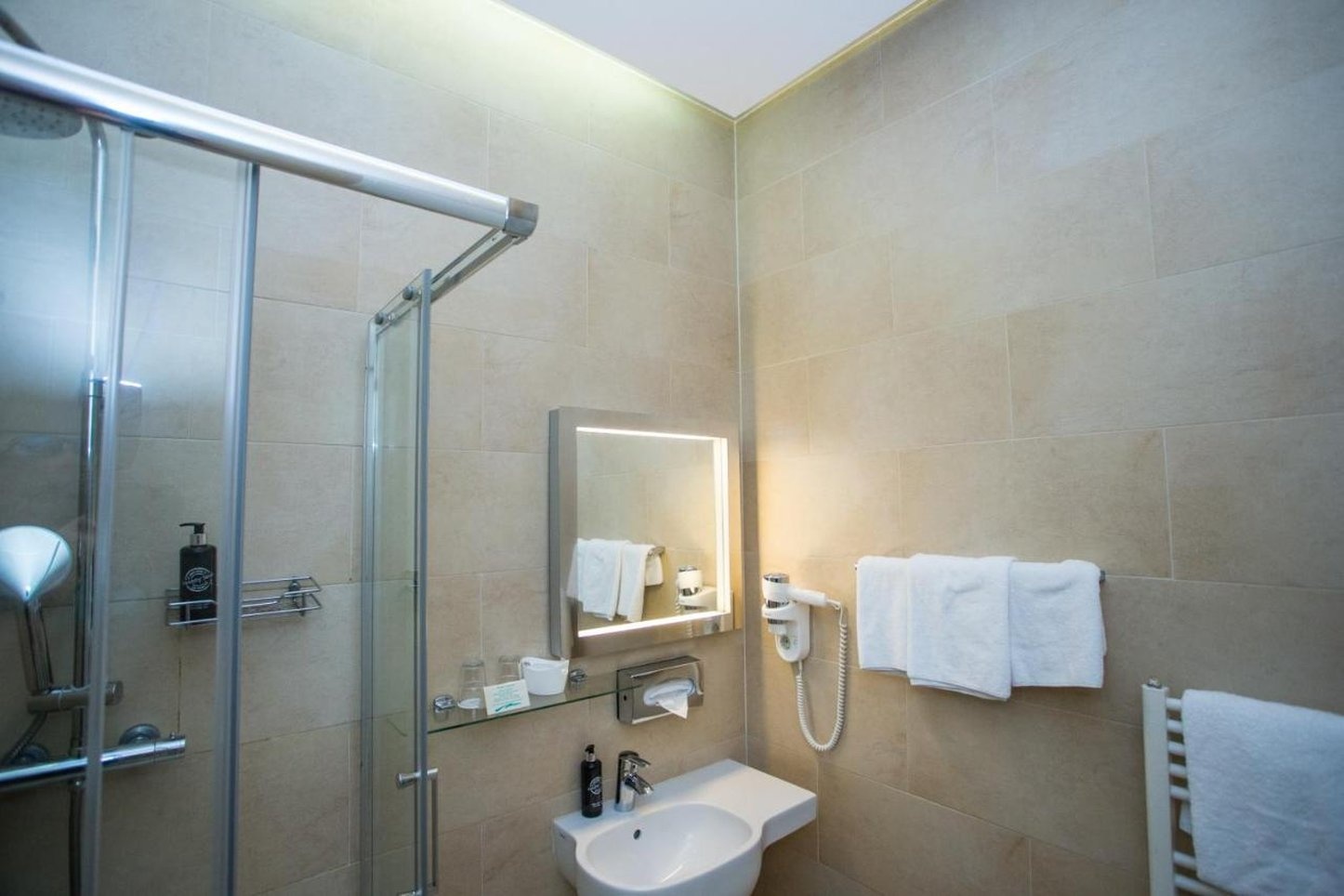 Foto - Opera Suites - Self Check-in