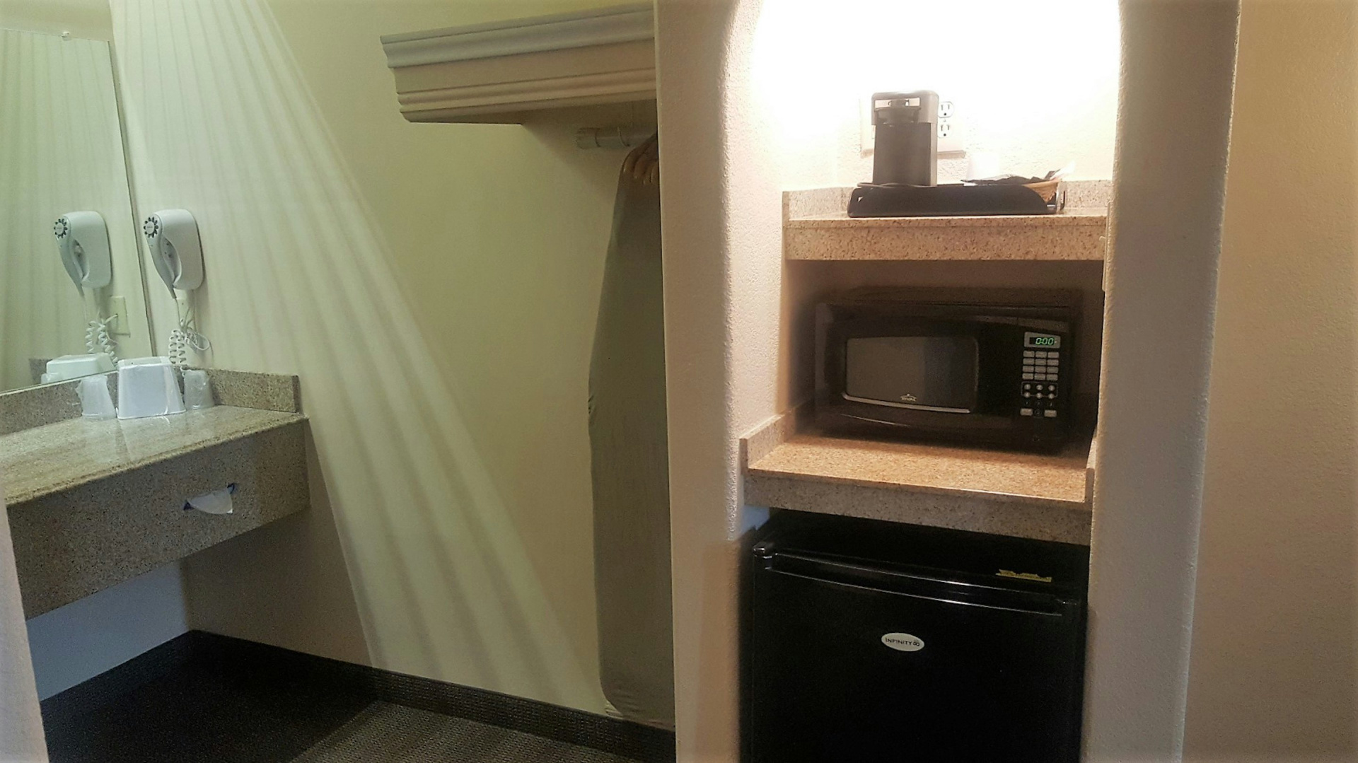 Foto - Red Roof Inn & Suites Houston - Humble/IAH Airport