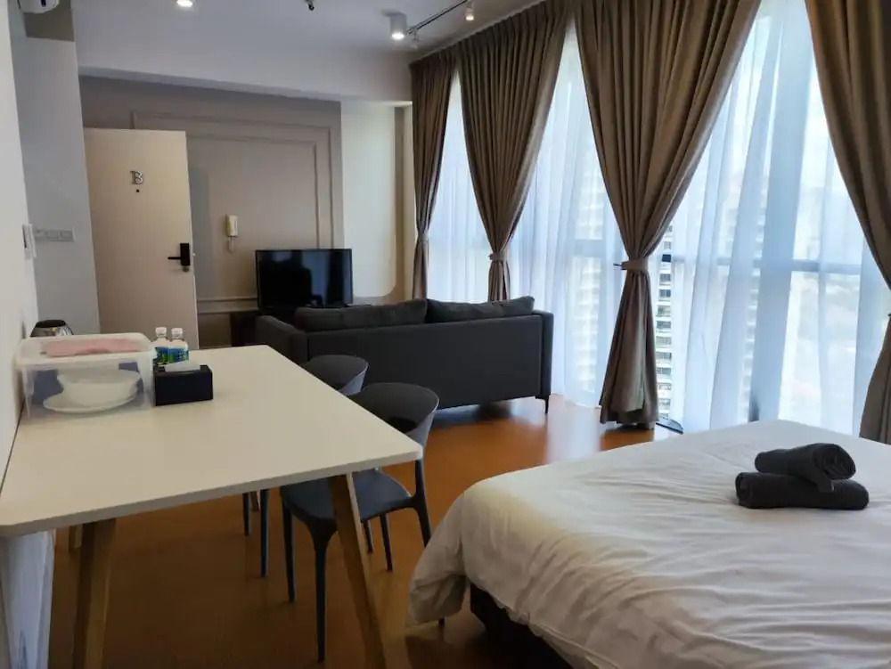 Photo - The Hub SS2 - Studio Suite Room