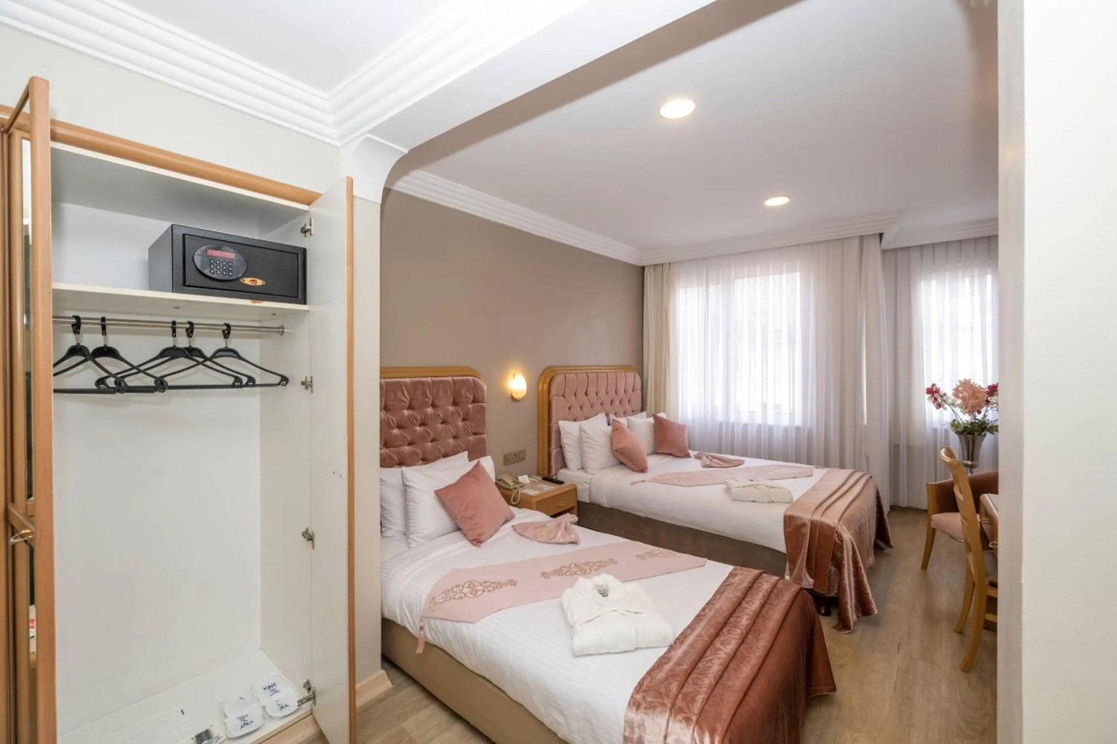 Photo - Sheraton Suites Chicago O'Hare