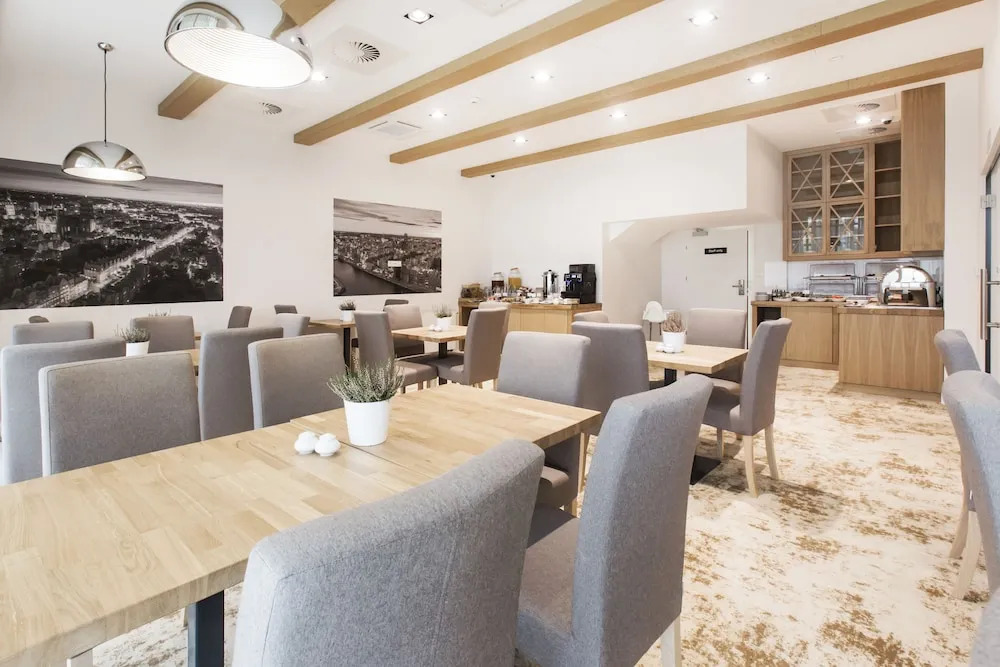 Photo - Hotel Platan