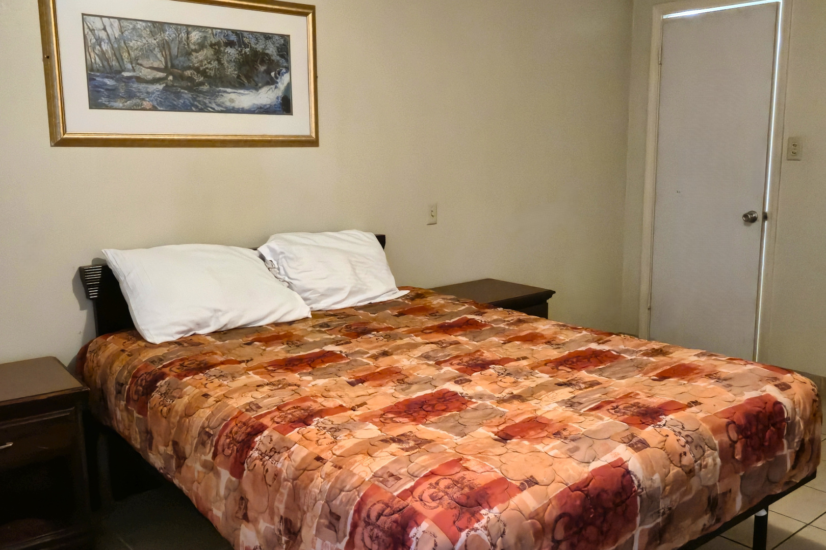 Photo - Cole Manor Motel By Oyo Love Field Market Center