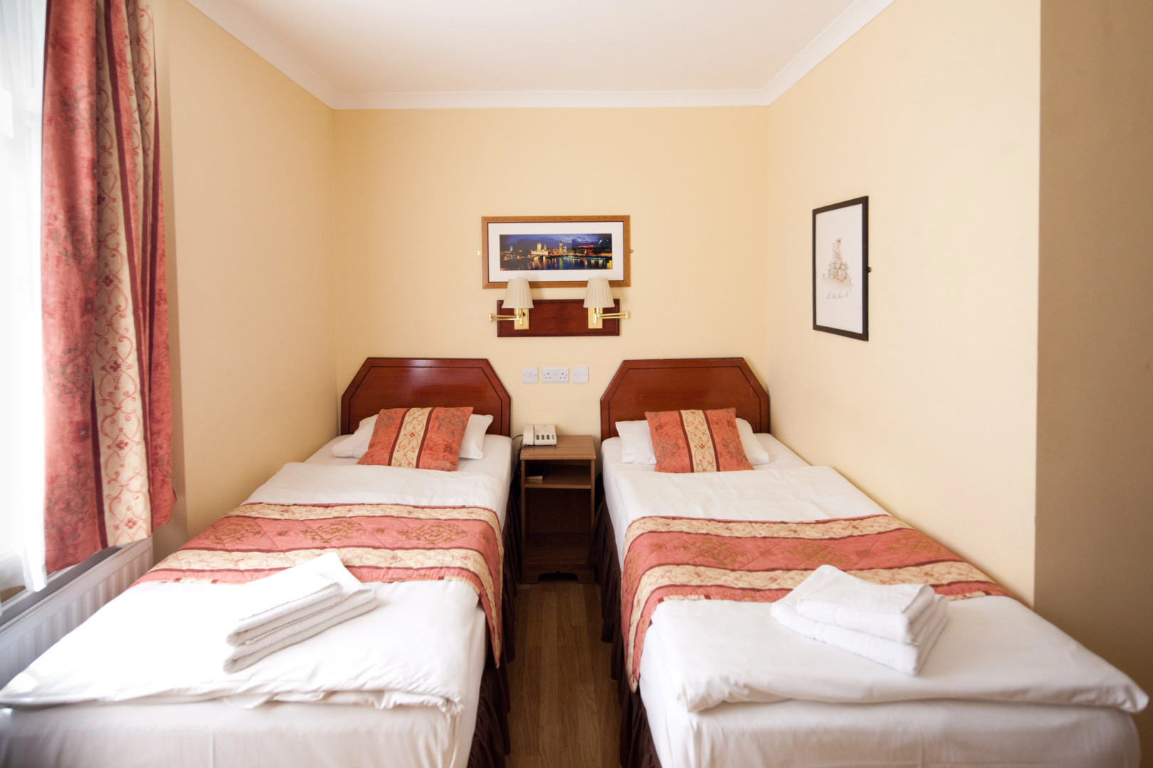 Photo - Shakespeare Hotel