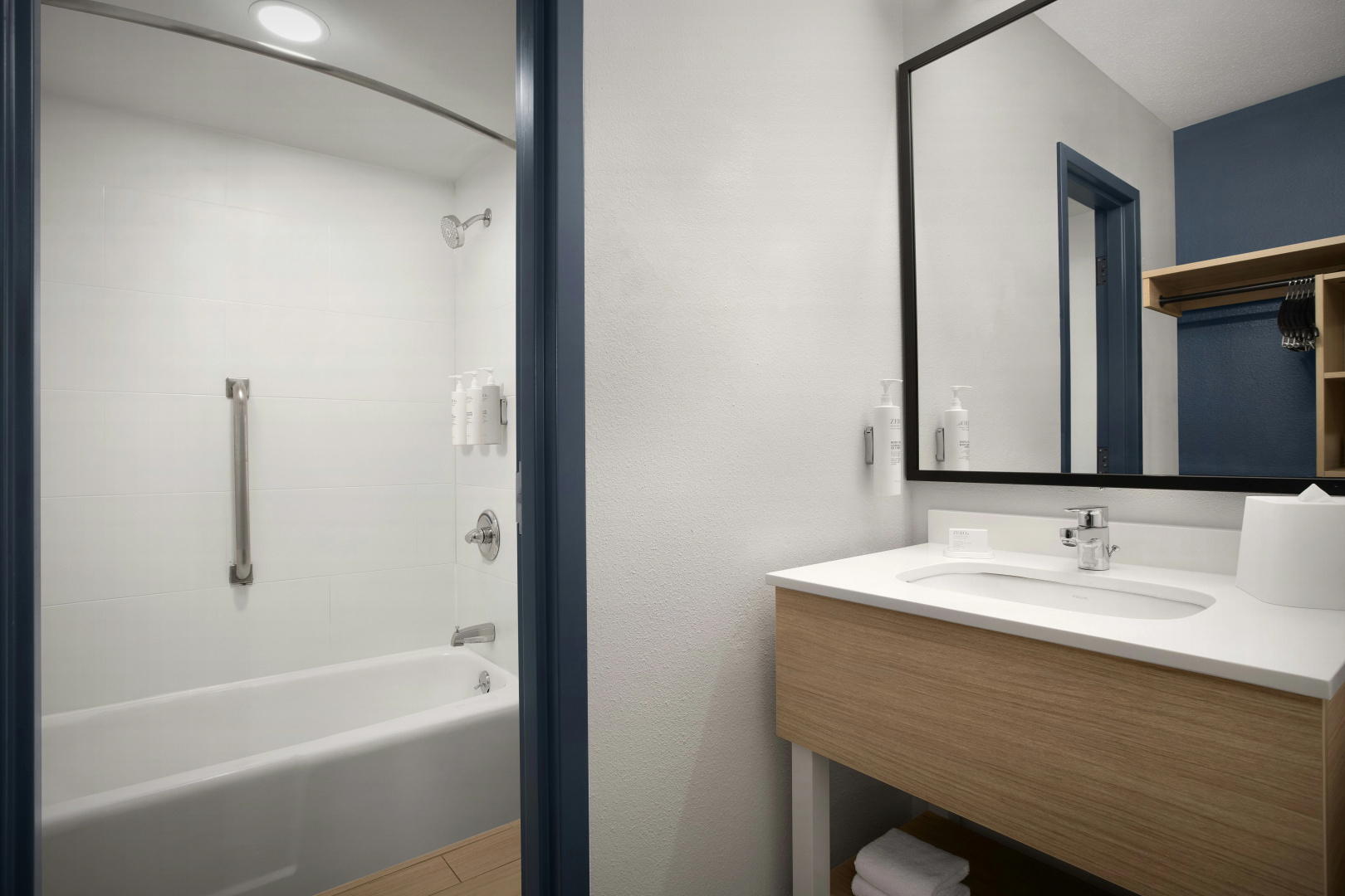 Photo - Spark by Hilton Denver East I 70