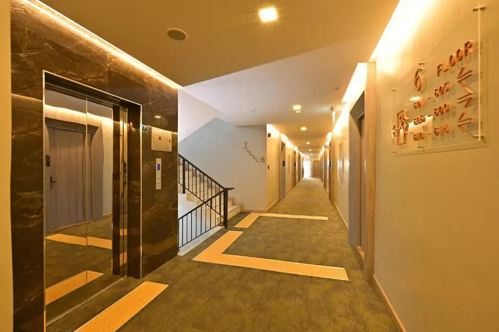 Photo - Moose Hotel Chiangmai