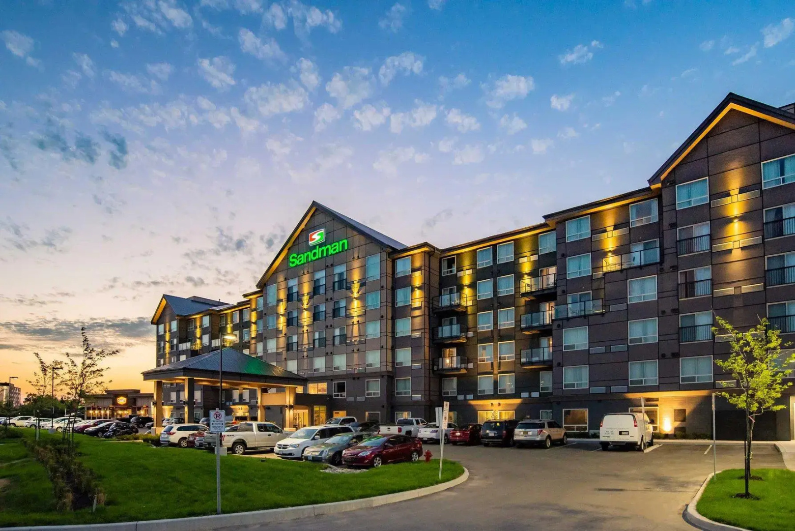 Photo - Sandman Hotel Hamilton