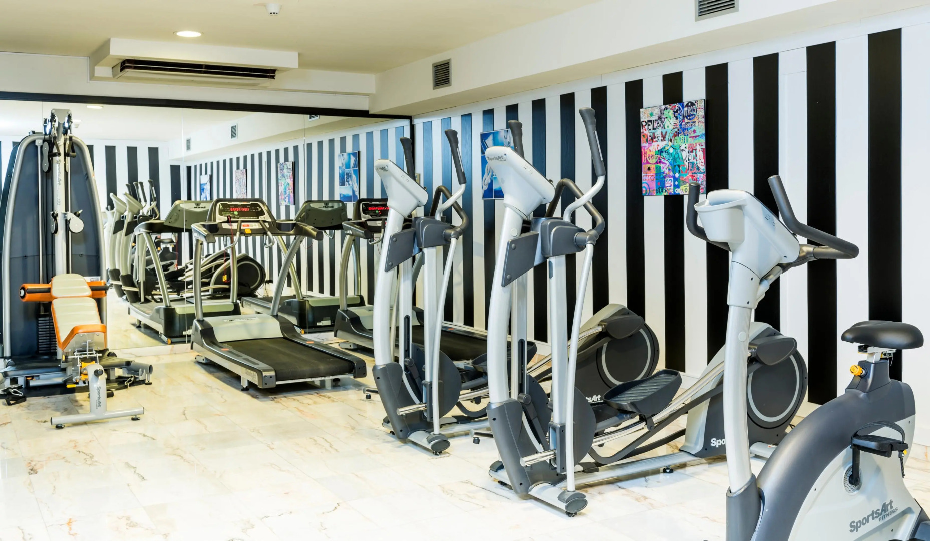 Foto - Salles Hotels Marina Portals