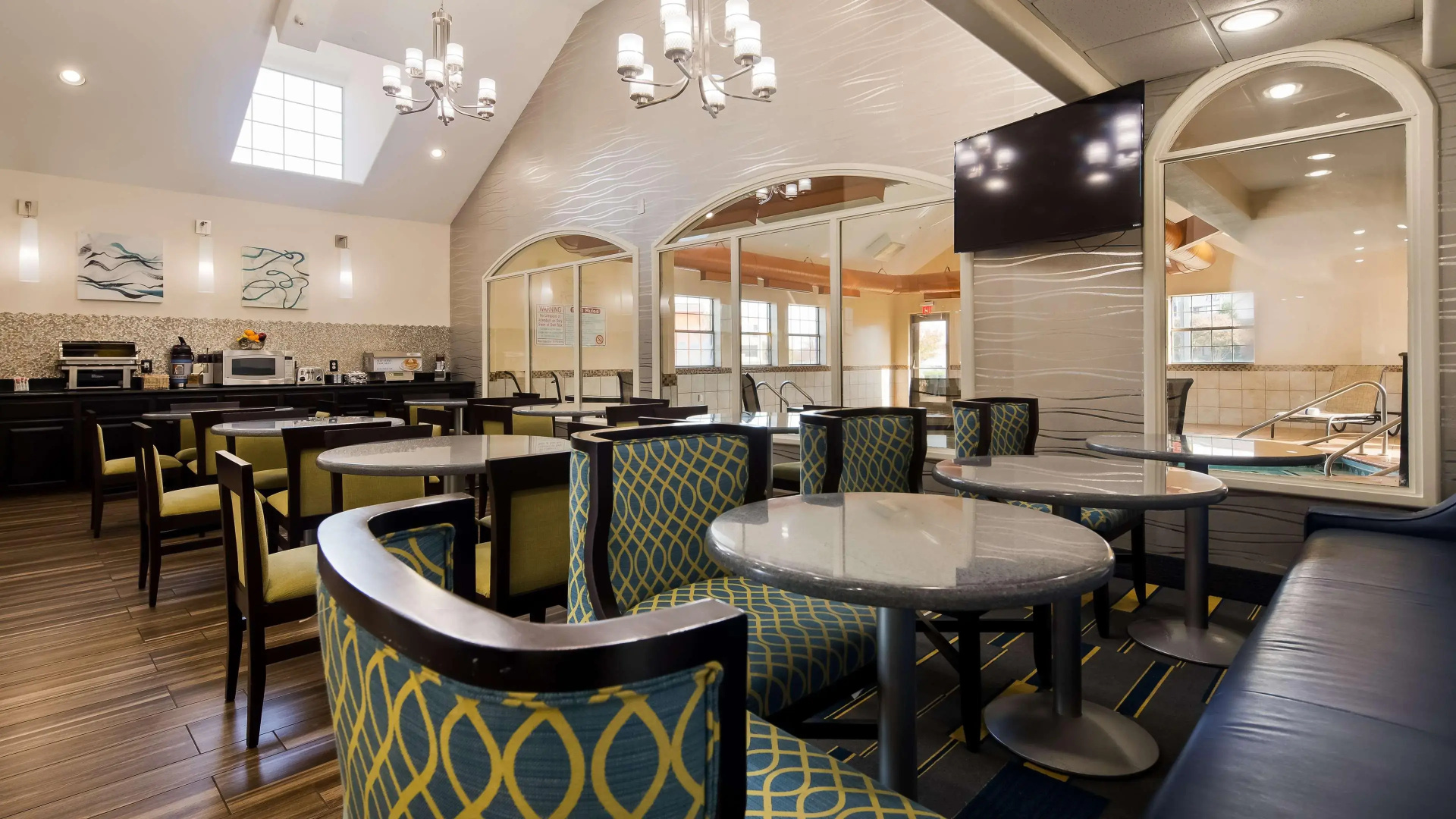 Photo - Best Western Plus Tulsa Inn & Suites