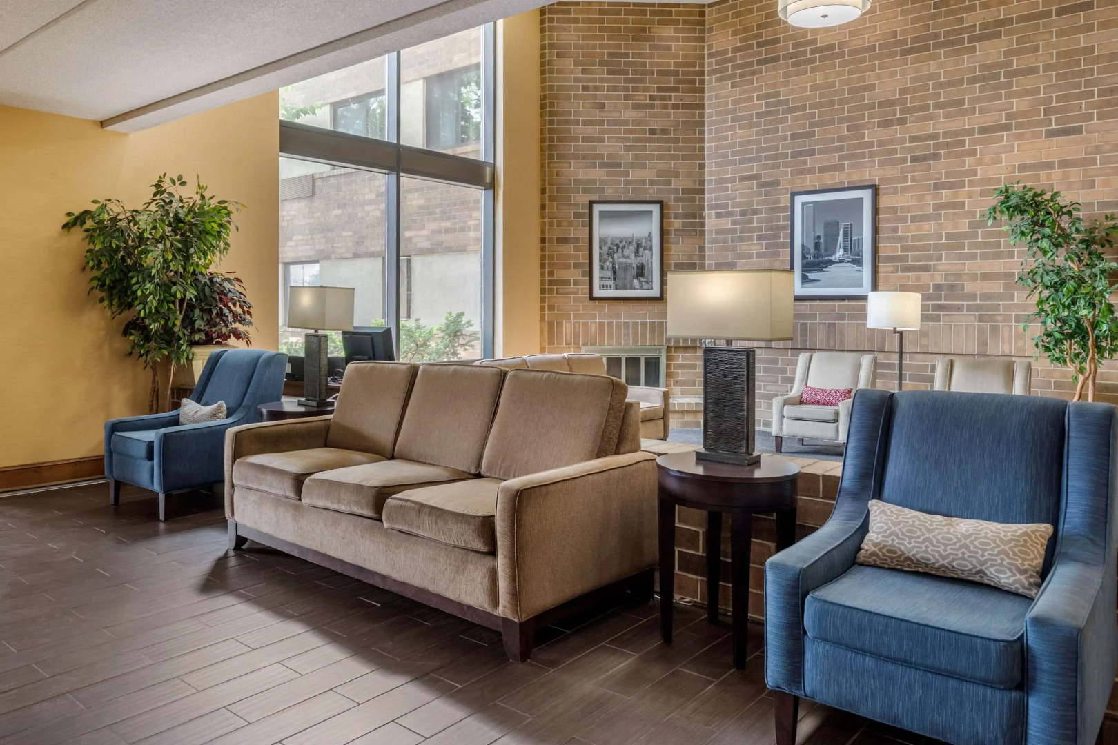 Photo - Suburban Studios Arlington Heights Elk Grove