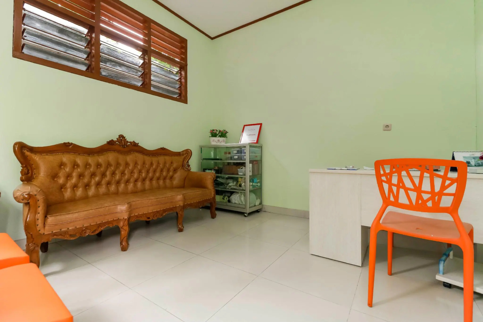 Foto - Reddoorz Plus @ Karet Pedurenan 3
