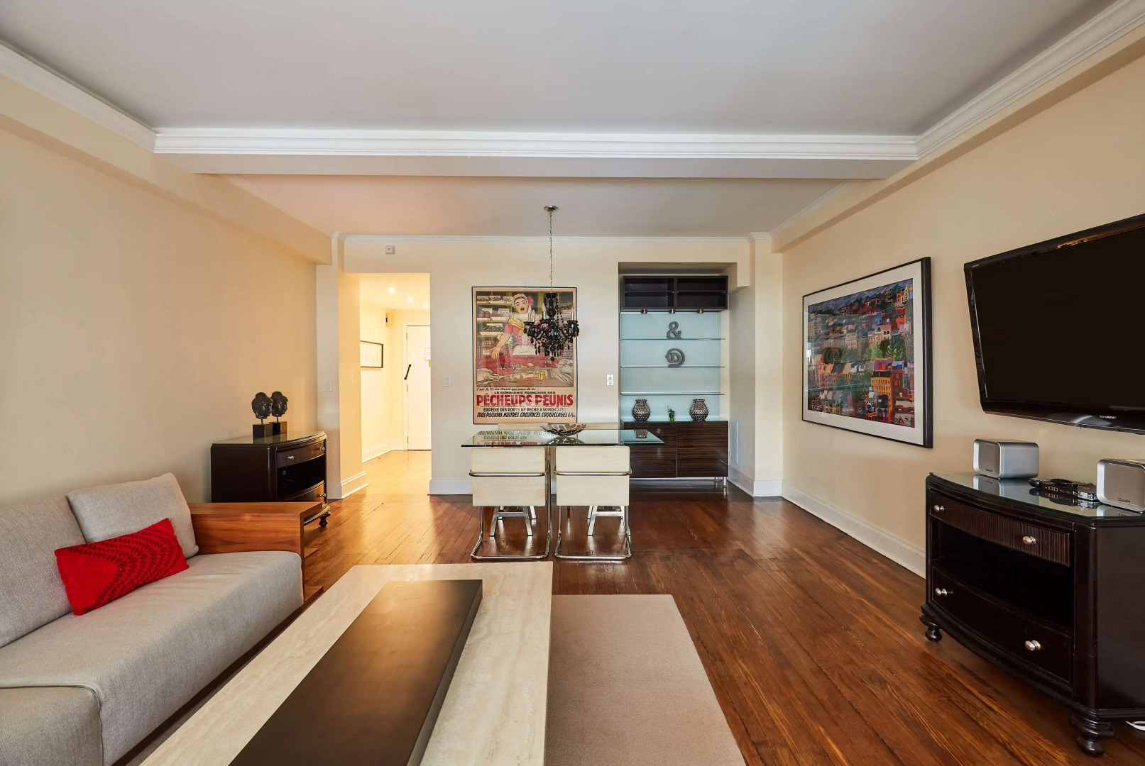 Photo - Lombardy Hotel