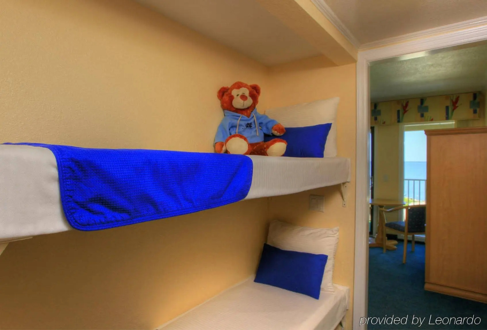 Photo - Sailport Waterfront Suites