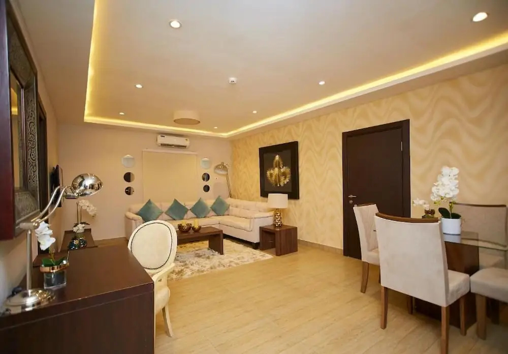 Photo - The Cabin Hotel