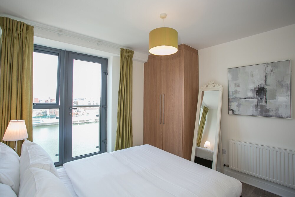 Photo - Sonder by Marriott Bonvoy Britain Quay Apartments Grand Canal Square