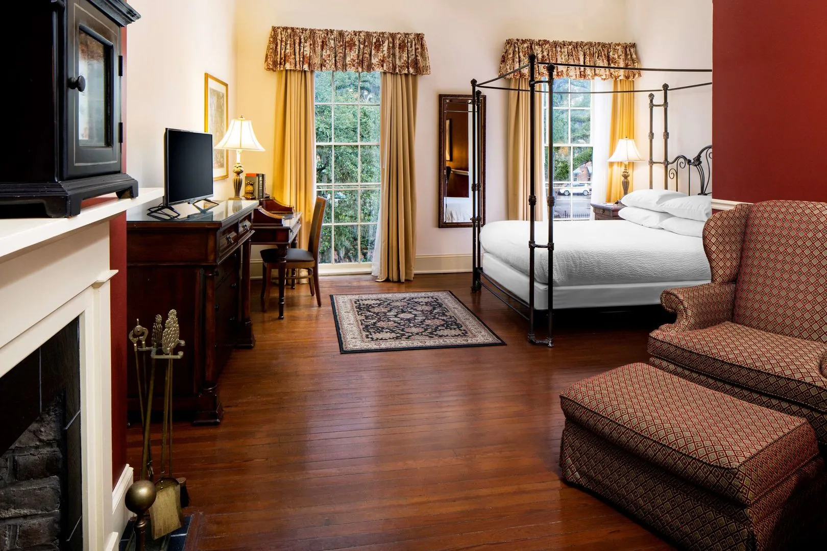 Photo - River Street Inn