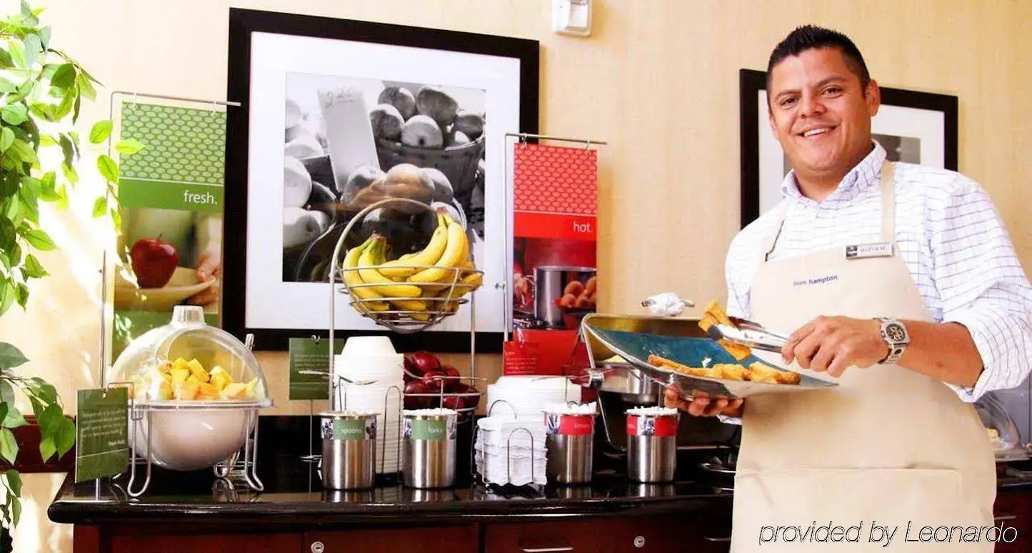 Photo - Hampton Inn & Suites Los Angeles Burbank Airport