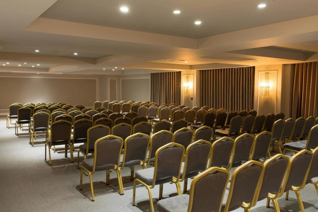 Photo - DoubleTree By Hilton Izmir Airport