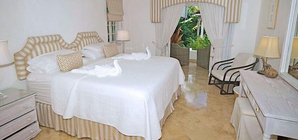 Emerald Beach 4 - Villa Plumbago