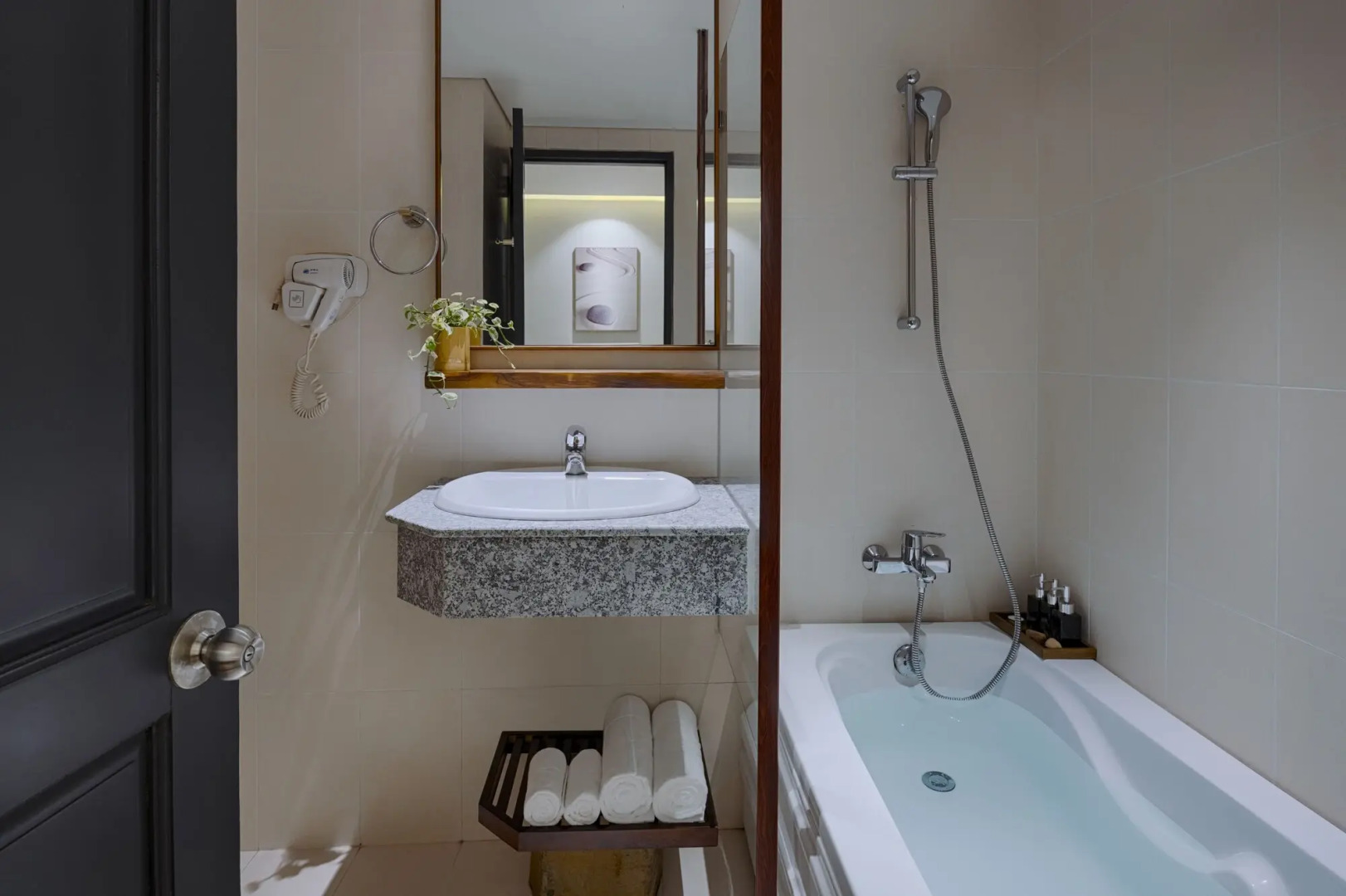 Photo - Silverland Min Hotel