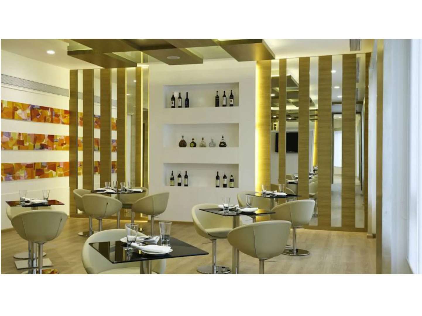 Photo - Meluha The Fern Mumbai, Powai, Series by Marriott