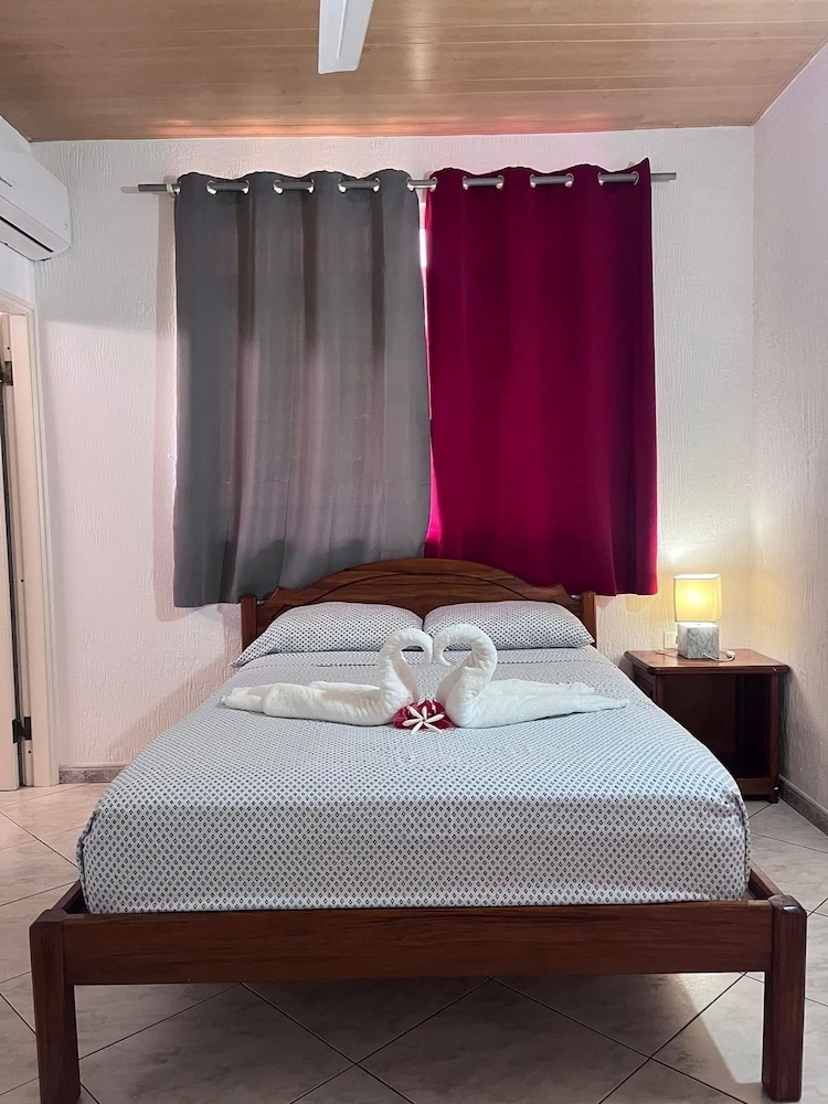 Huahine - Maroe Villa One