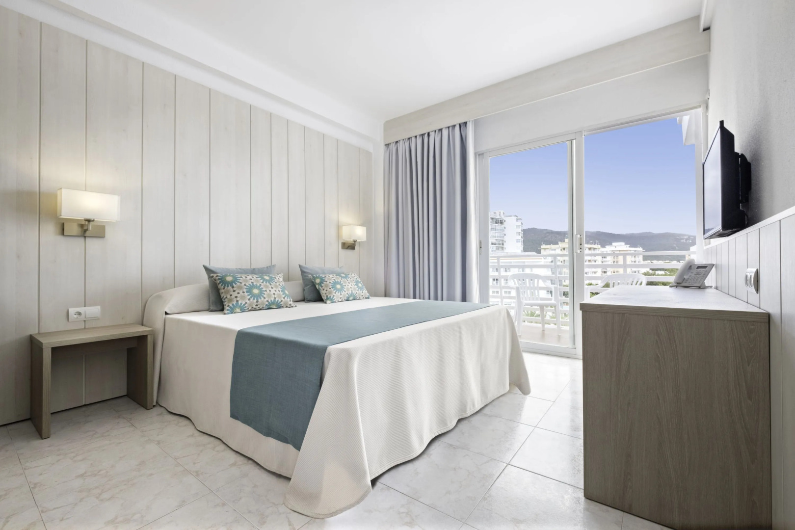 Photo - azuLine Hotel Palmanova Garden