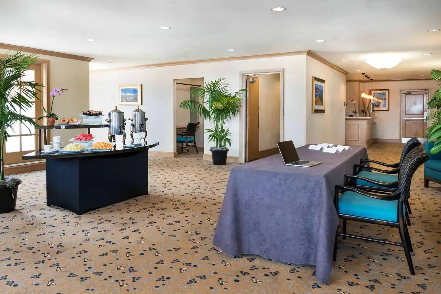 Photo - Hilton San Diego Airport/Harbor Island