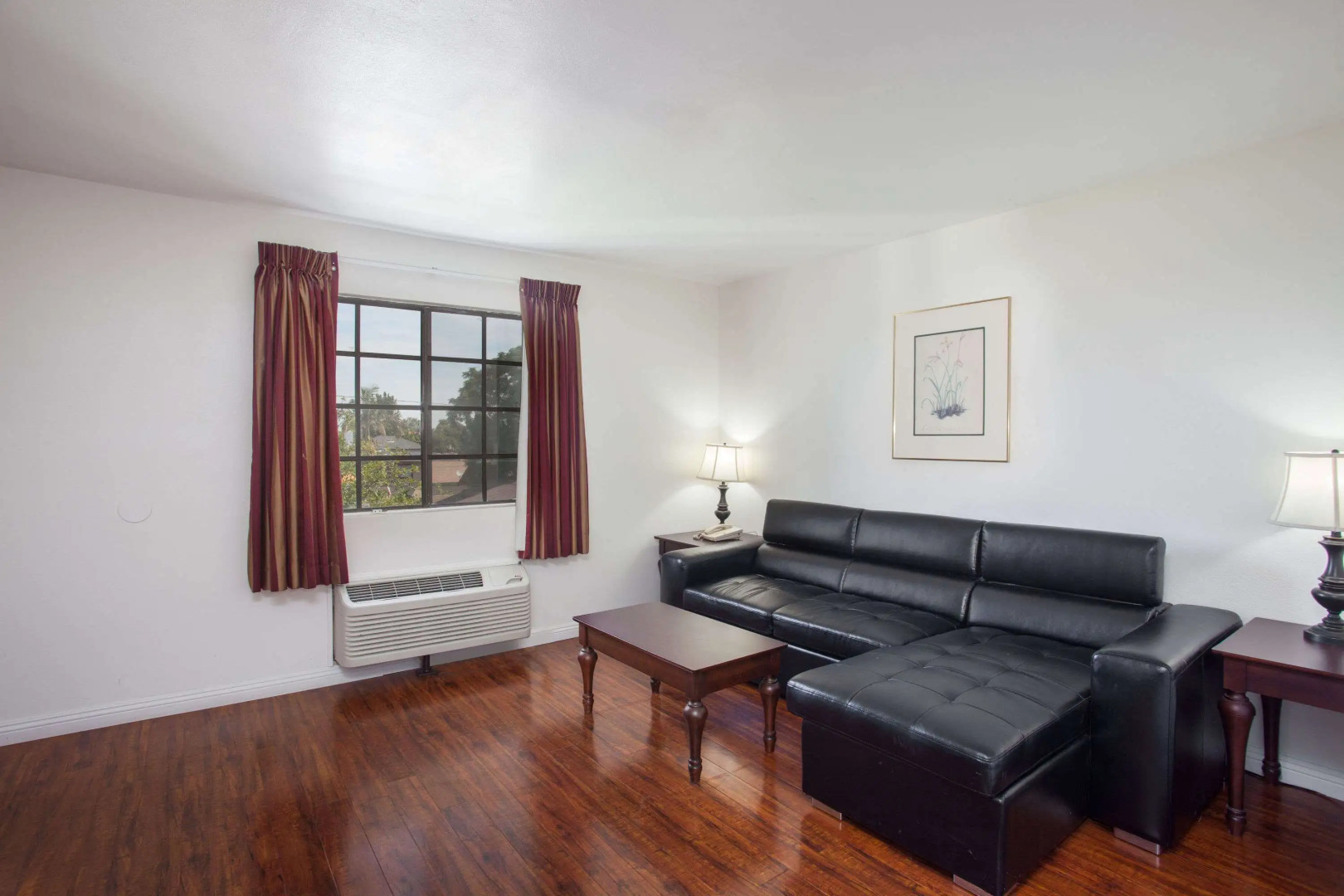 Foto - Days Inn by Wyndham Orange Anaheim