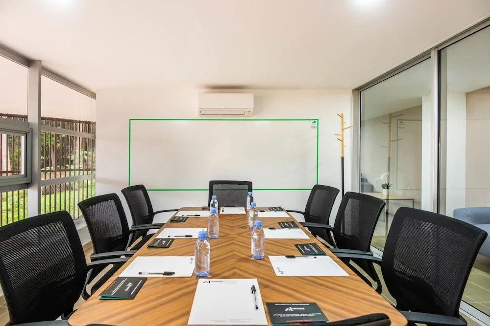 Photo - Travelers Orange Suites