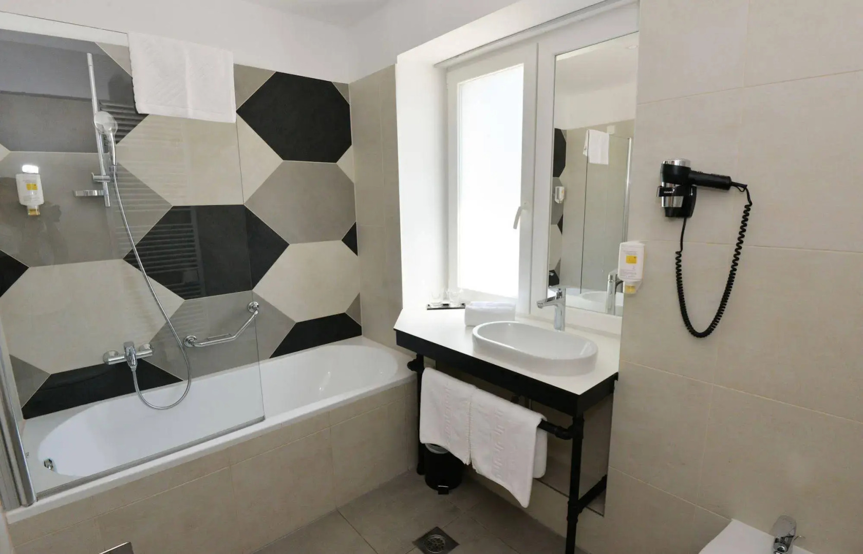 Photo - The Loop Hotel