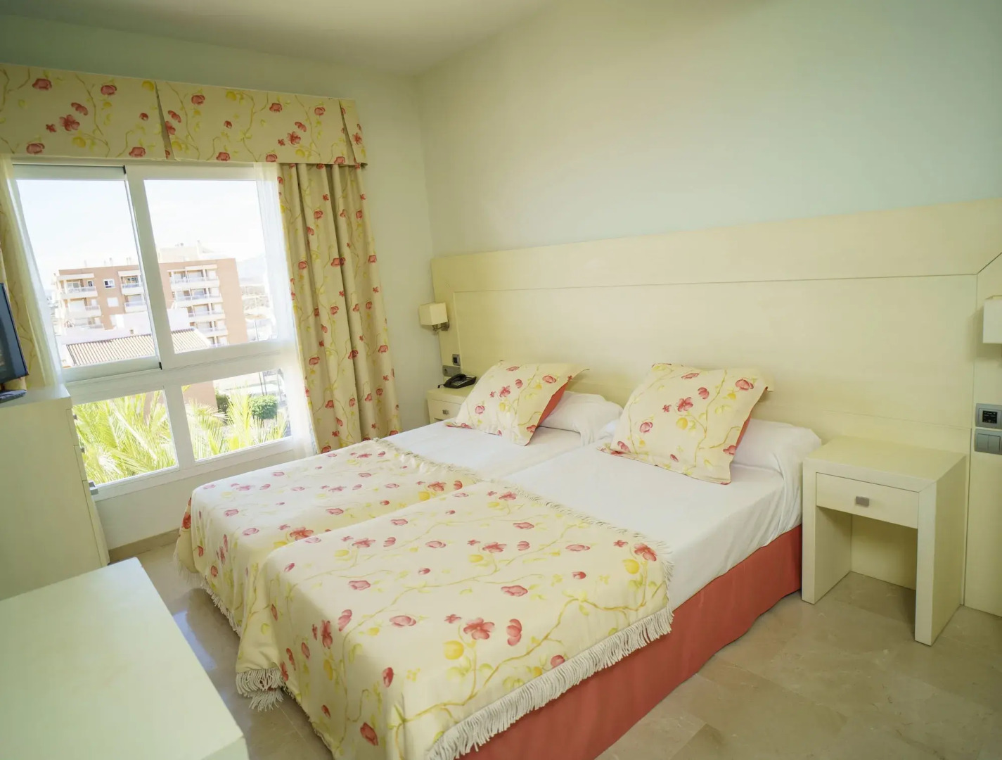 Photo - Senator Águilas