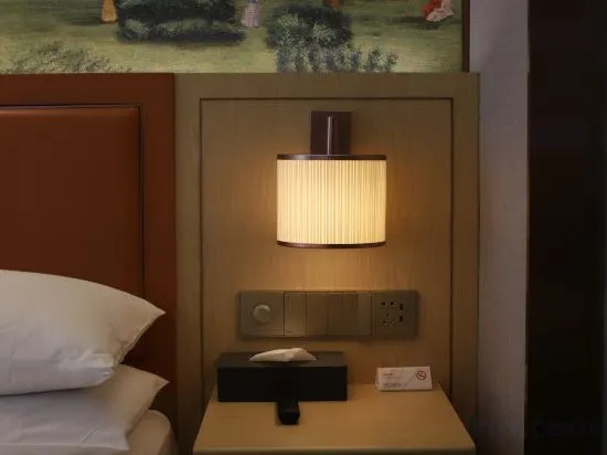 Vienna Hotel Nanyang  Dushan Avenue Wuyue Plaza