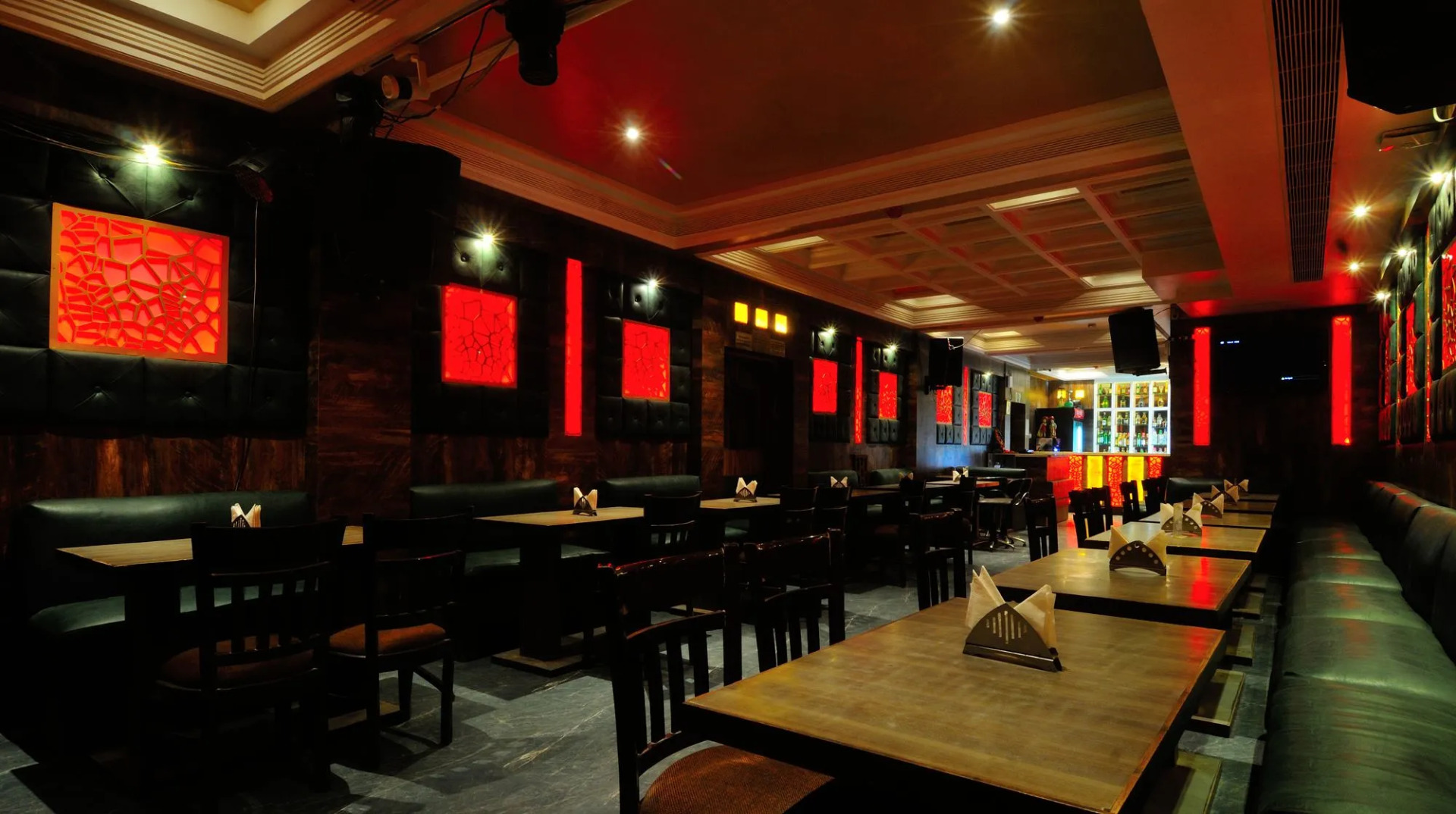 Foto - The Gold Regency - 02 Mins from New Delhi Railway Station