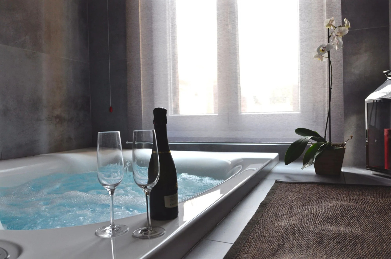 Photo - Place 24 Suites & Wellness