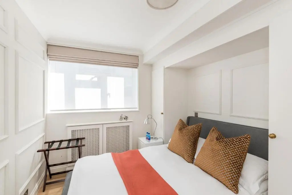 Photo - Buckingham & Lloyds