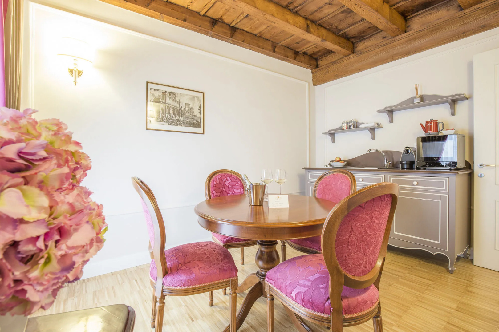 Photo - Lady Capulet Apartments