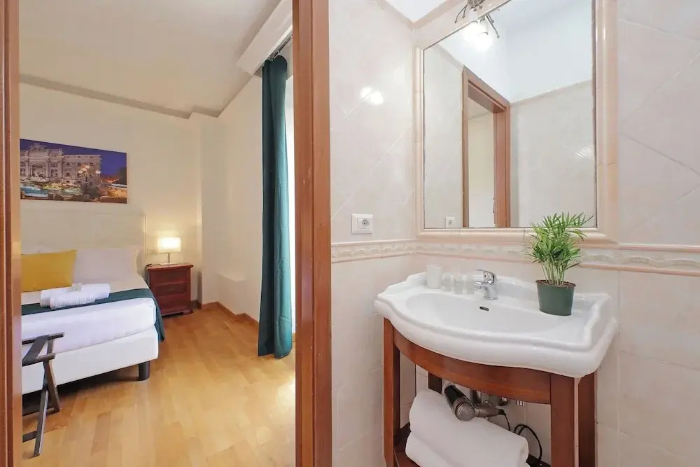 Photo - Romulus Rooms by Hostand