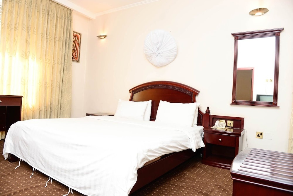 Room in Apartment - You Will Relax With the Amenities Offered by This Standard Suite — фото 1