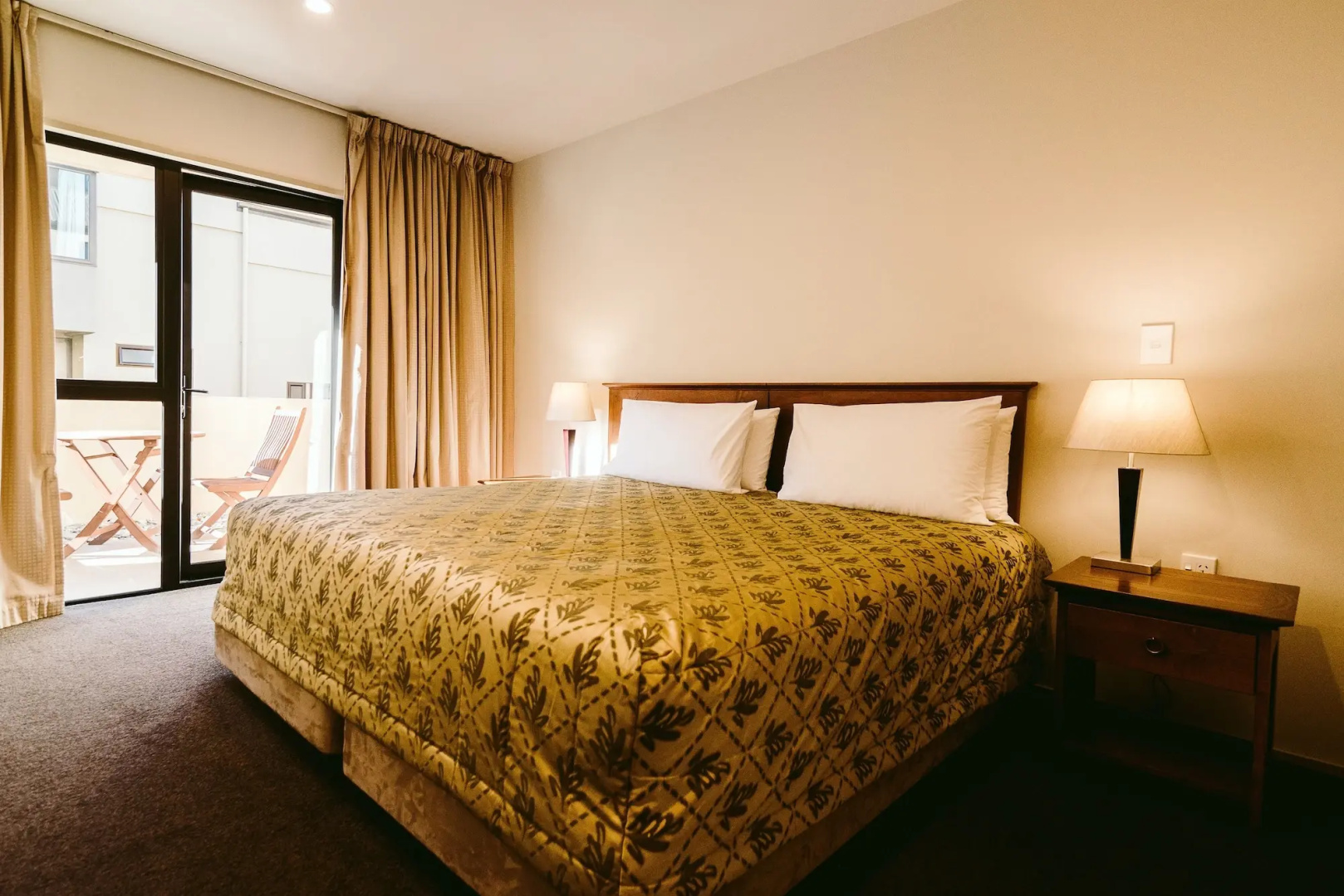 Photo - Garden Court Suites And Apartments