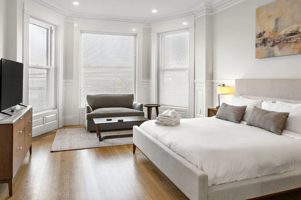 Photo - Charlesgate Suites