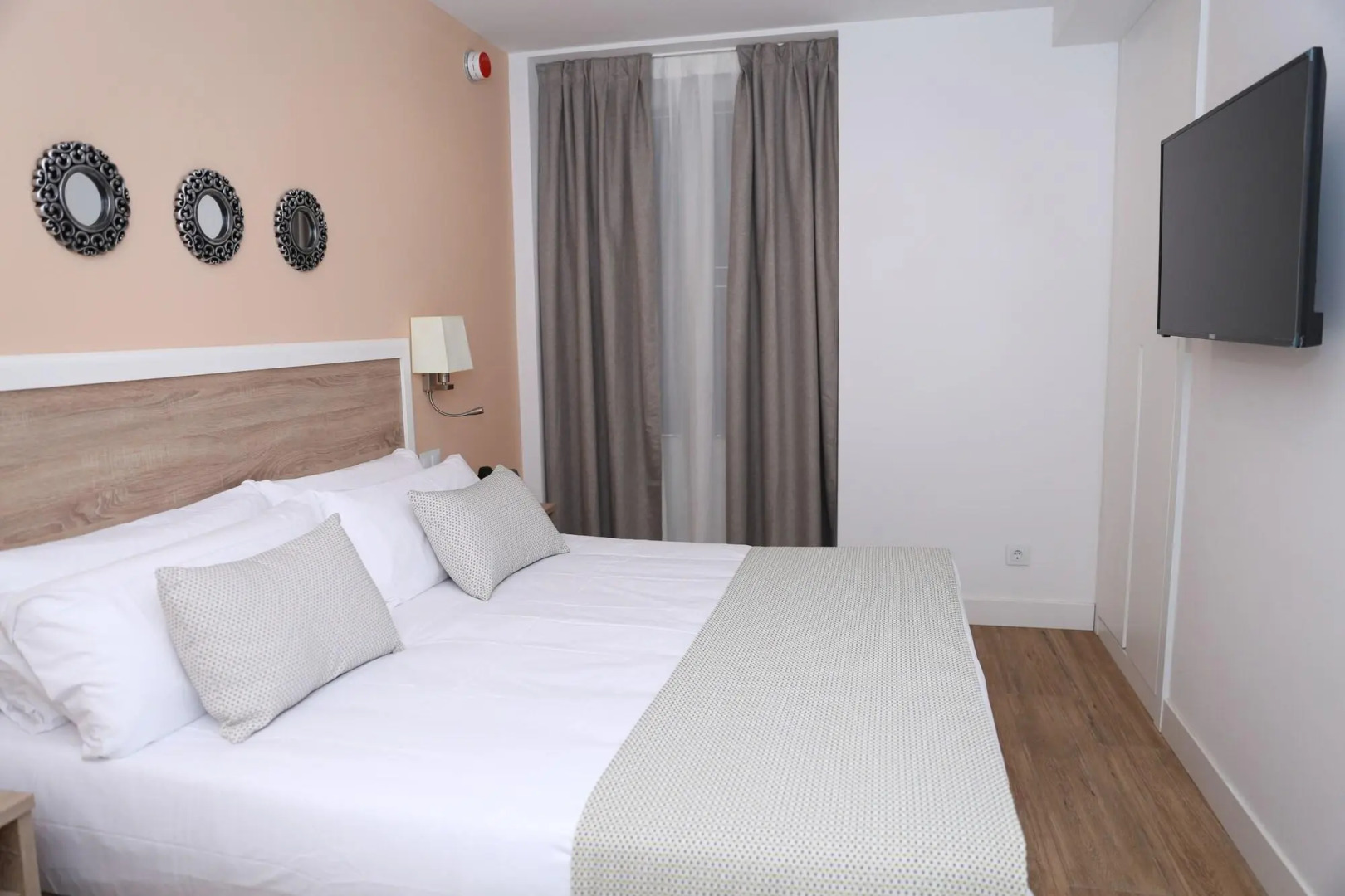 Photo - New Point Opera