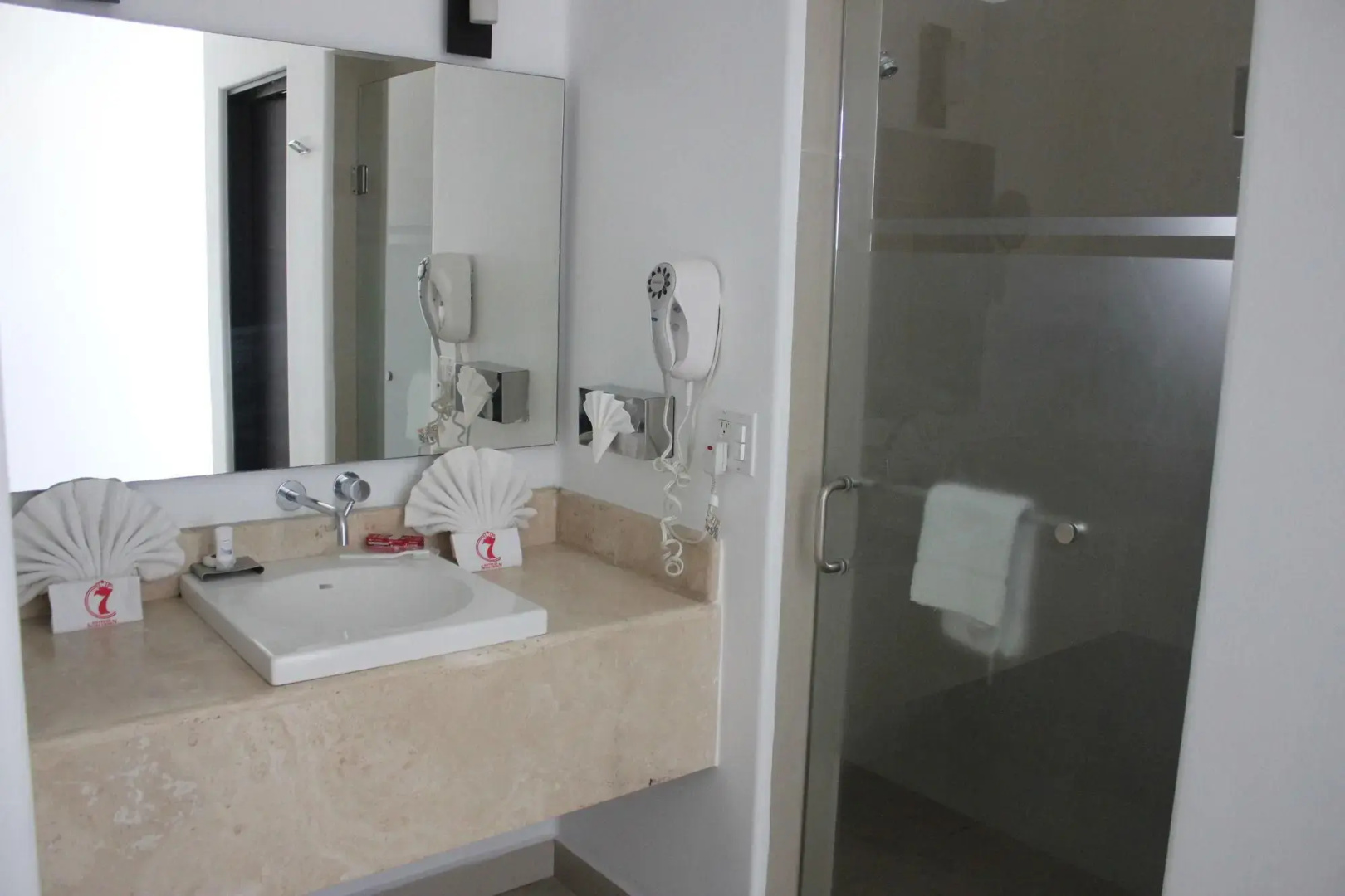 Foto - Seven Crown Express & Suites by Kavia