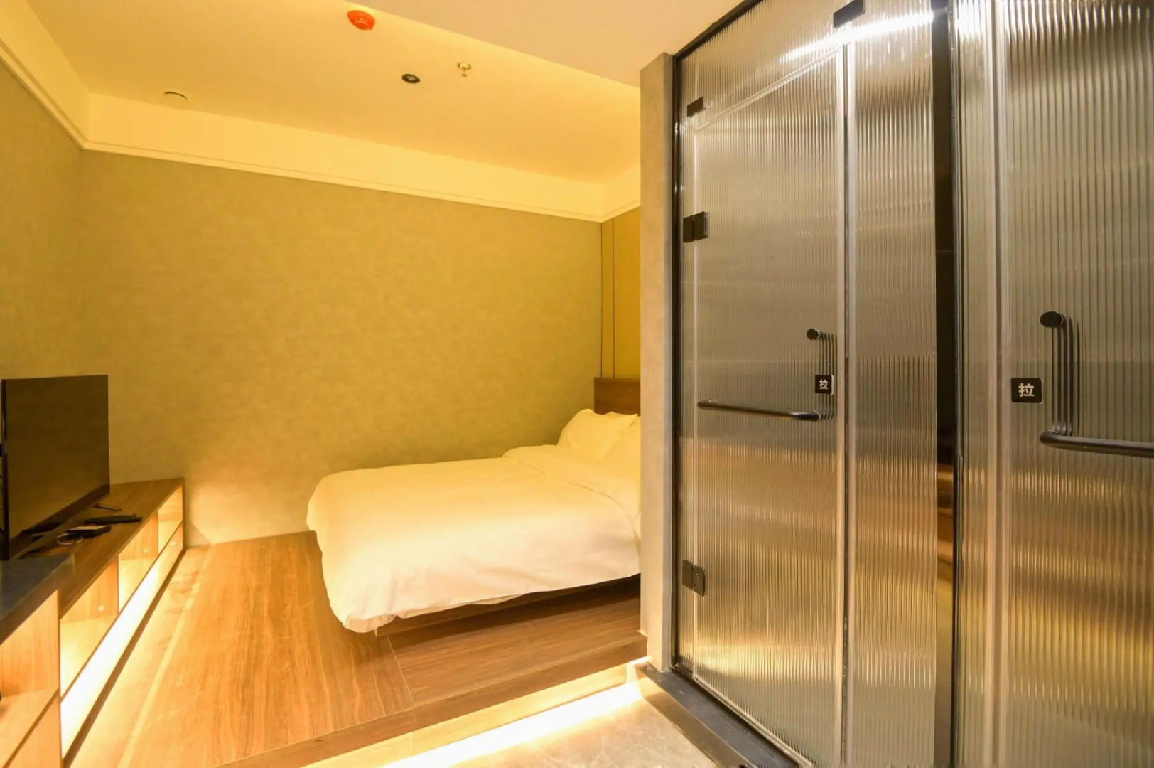 Homeinn Superior Yun Hotel (Dandong Yalu River Moon Island Anton Old Street)