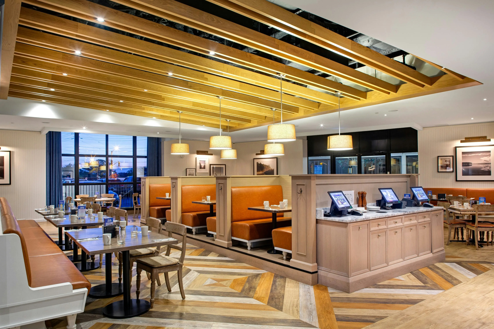 Foto - DoubleTree by Hilton Toronto Airport